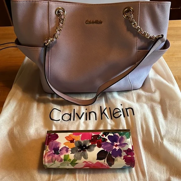 Calvin Klein leather pocketbook complete with dust bag and colorful wallet - Picture 2 of 2